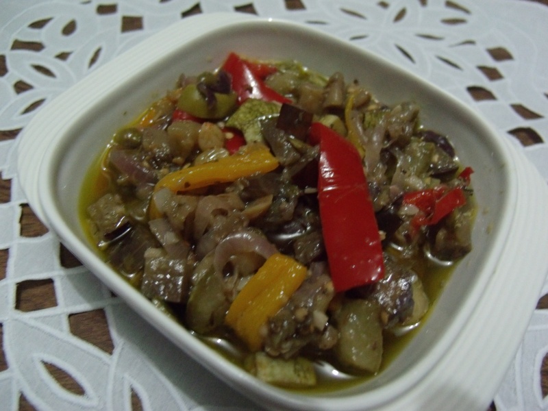 Antepasto De Berinjela E Abobrinha Ciscando Na Cozinha Por Antepasto De Berinjela E Abobrinha Ciscando Na Cozinha Por