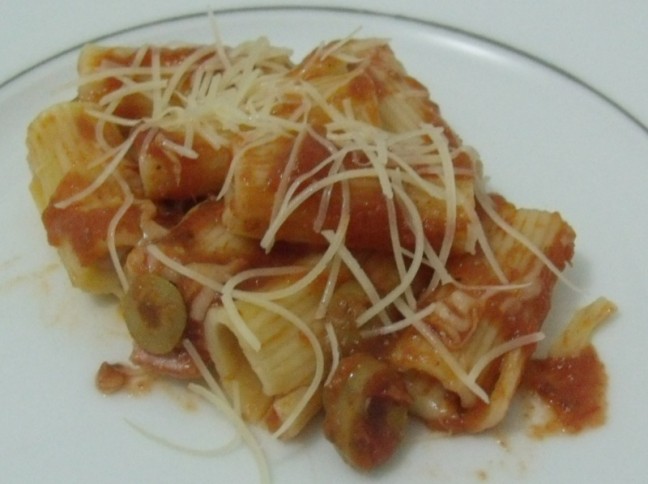 Rigatoni Recheado Com Mussarela E Presunto De Peru