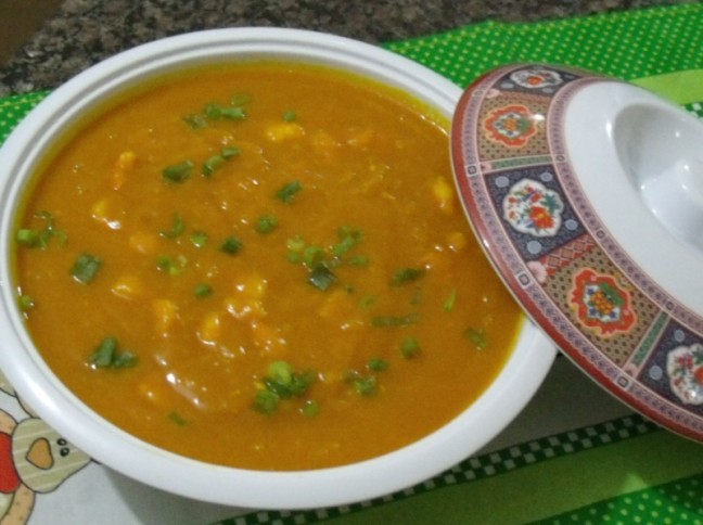 Sopa de Abbora Japonesa com Camares