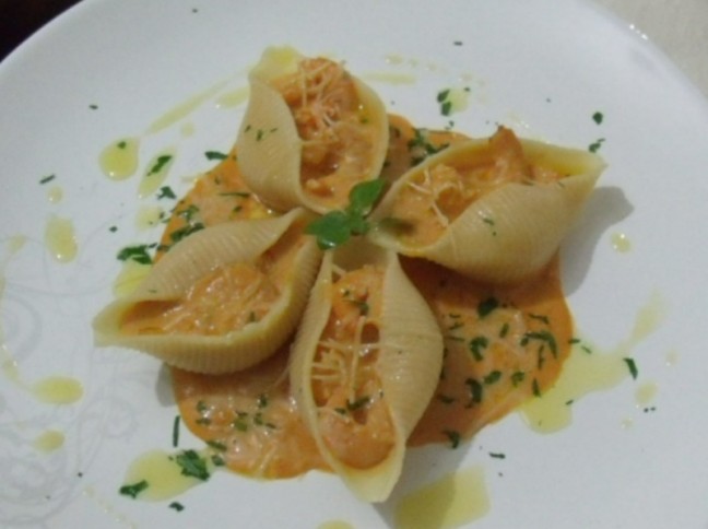 Conchiglione Recheado com Creme de Camaro