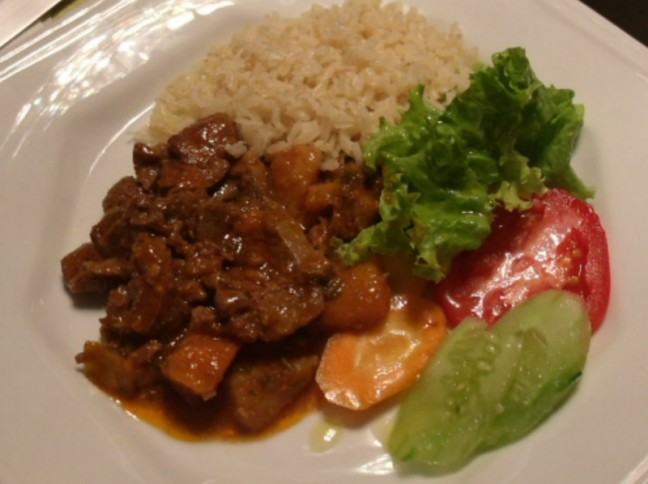 Osso Buco com Legumes e Vinho Tinto