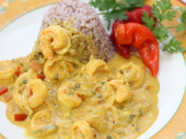 Camaro ao Curry com Manga e Arroz Vermelho