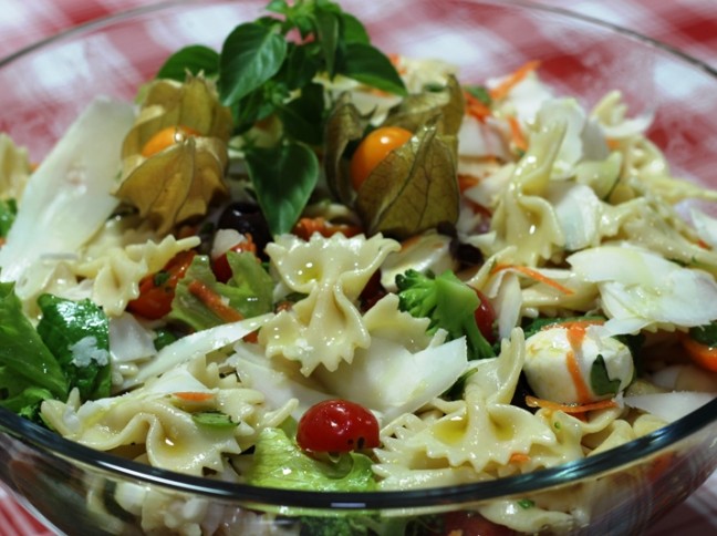 Salada de Farfalle com Queijo de Cabra