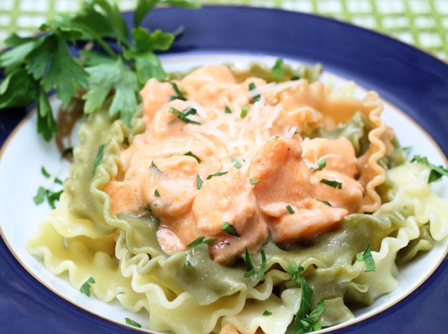 Pasta Tricolore com Camaro ao Creme de Leite