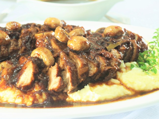 Maminha ao Shoyu e Cerveja Preta com Cogumelos Paris