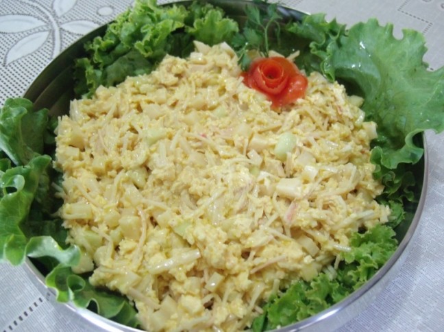 Salada De Kani Com Ma Verde E Palmito